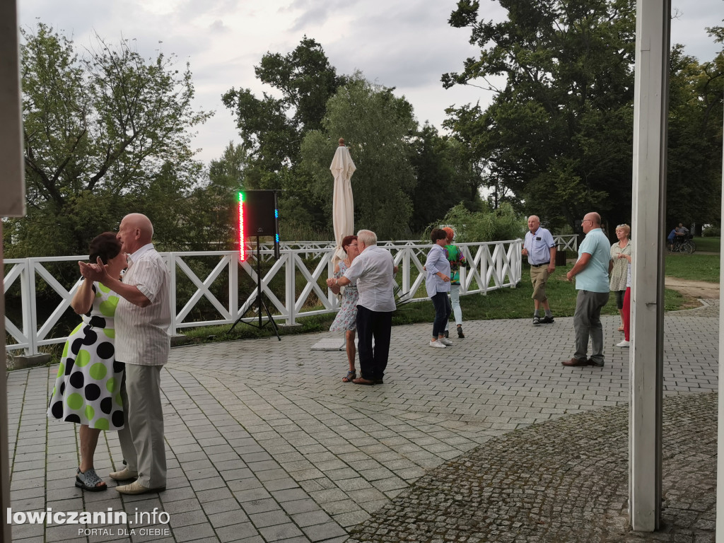 Zabawa taneczna w Sannikach