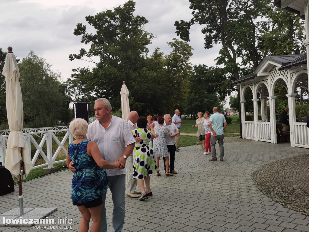 Zabawa taneczna w Sannikach