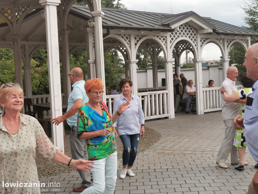 Zabawa taneczna w Sannikach
