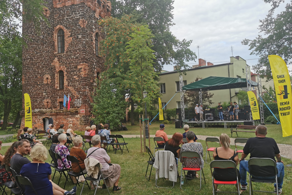 Koncert Koniunktury pod basztą gen. Klickiego