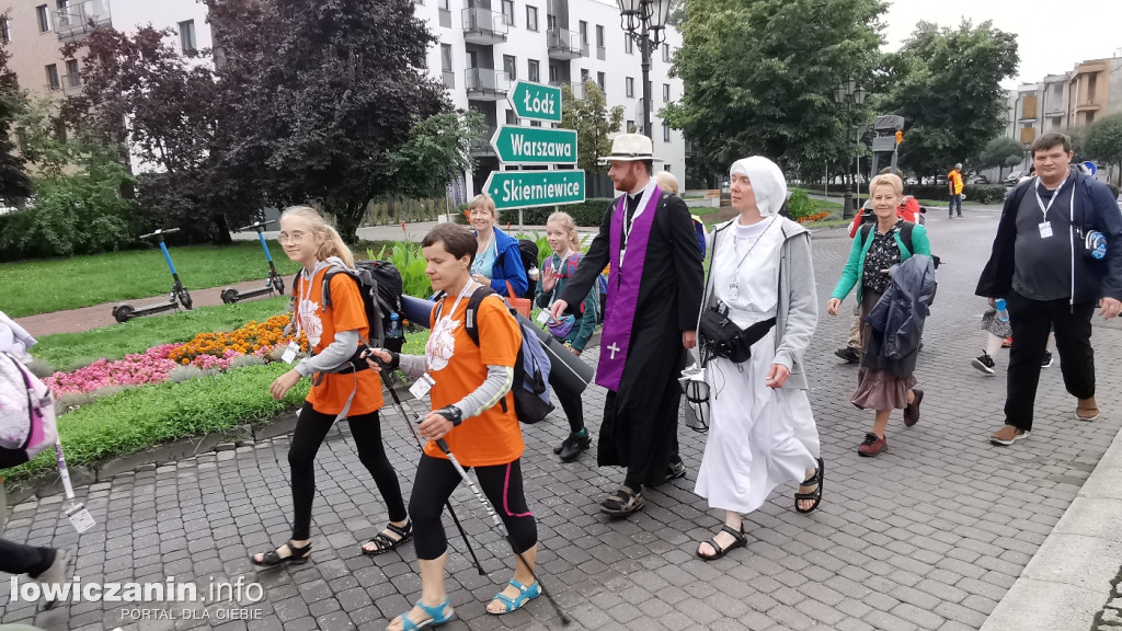 Wyjście pielgrzymki z Łowicza