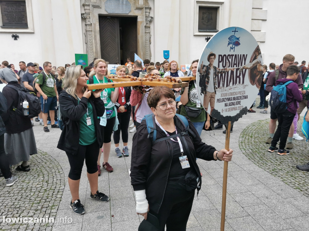 Wyjście pielgrzymki z Łowicza