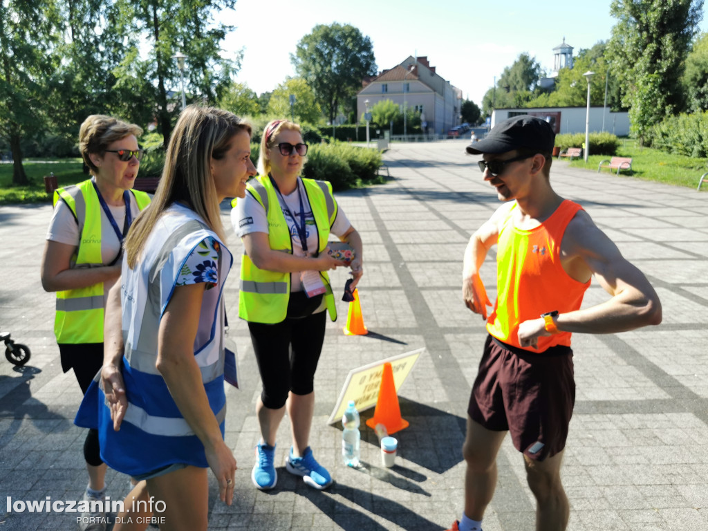 Złota pałeczka dotarła na Parkrun w Łowiczu