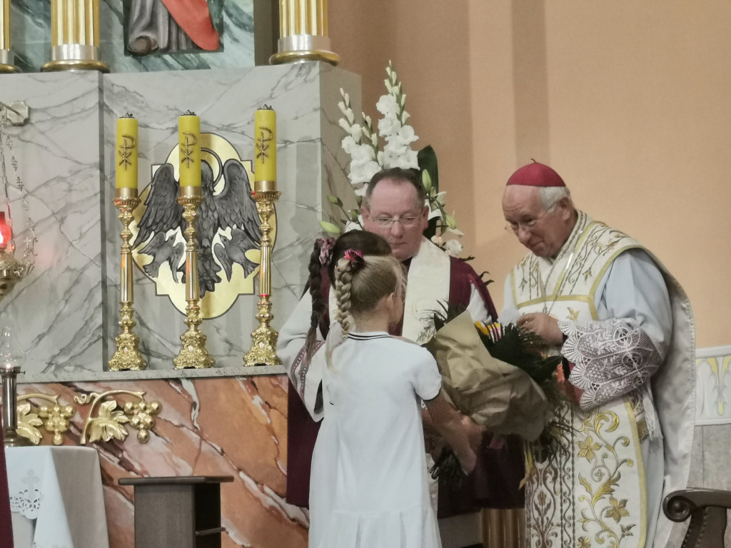Powitanie biskupa Dziuby w Nowych Grudzach