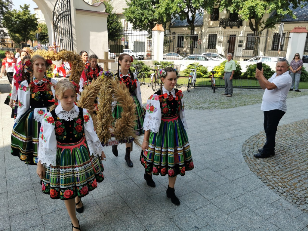 Dożynki w parafii katedralnej w Łowiczu 20. 08.2023