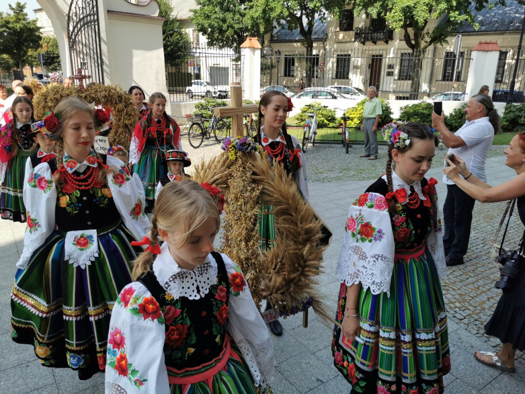 Dożynki w parafii katedralnej w Łowiczu 20. 08.2023