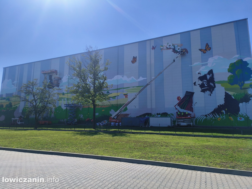 Mural na budynku Agrosu w Łowiczu