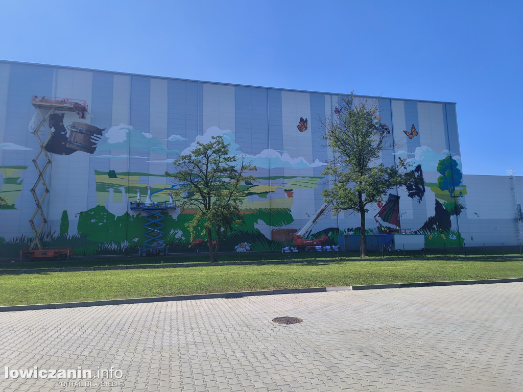 Mural na budynku Agrosu w Łowiczu