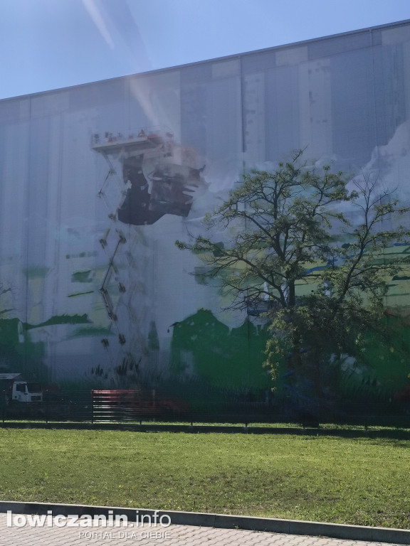 Mural na budynku Agrosu w Łowiczu