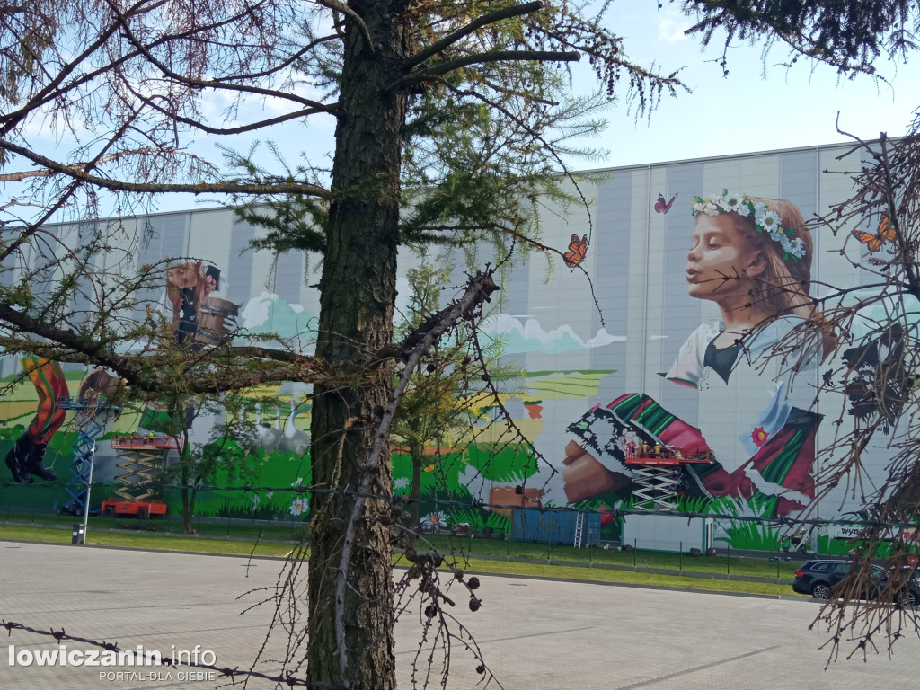 Mural na budynku Agrosu w Łowiczu