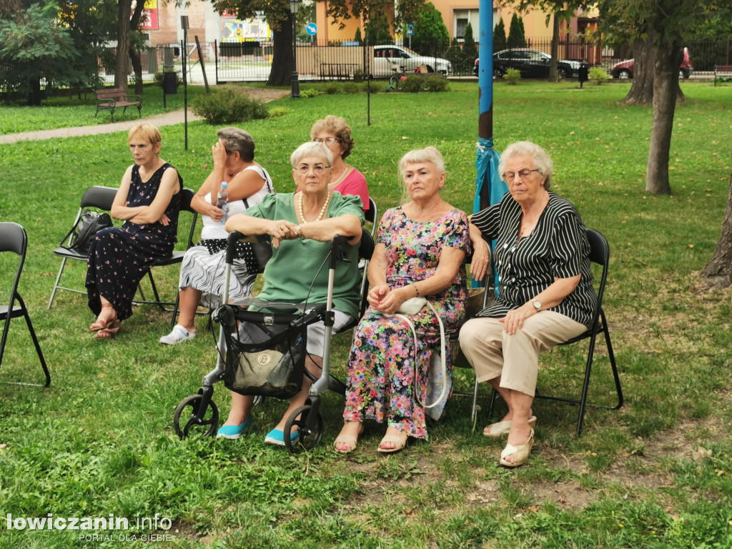 Dzień Sąsiada przy baszcie gen. Klickiego w Łowiczu