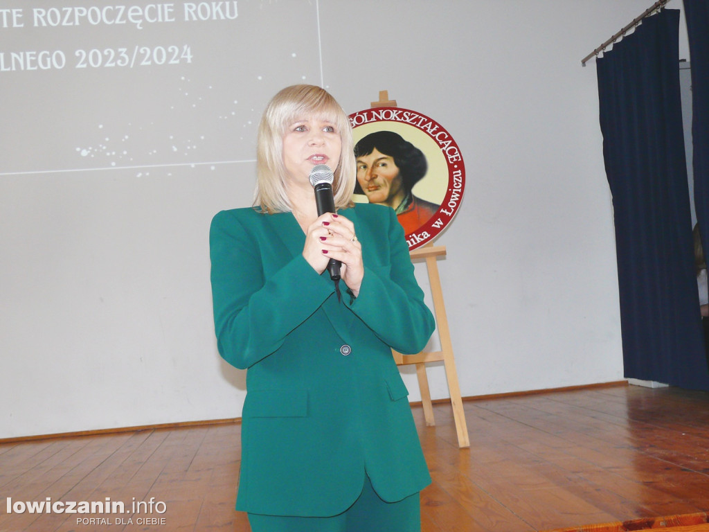 Inauguracja roku szkolnego 2023/2024 w II LO w Łowiczu