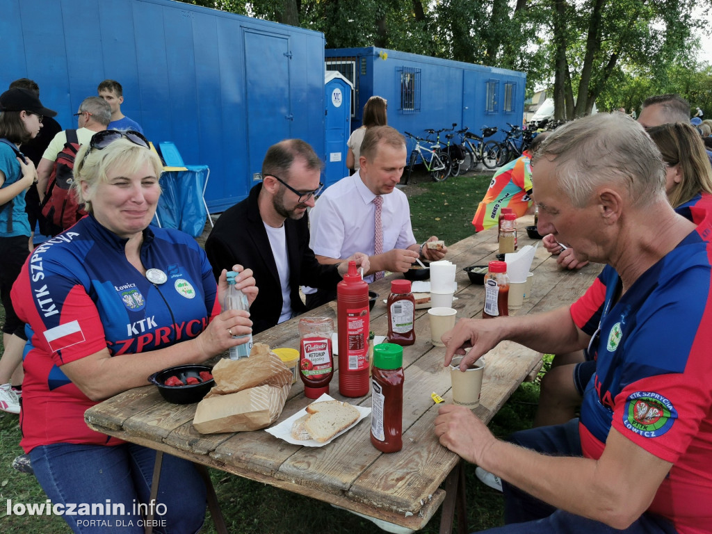 Uroczystości na cmentarzu wojennym w Kompinie.