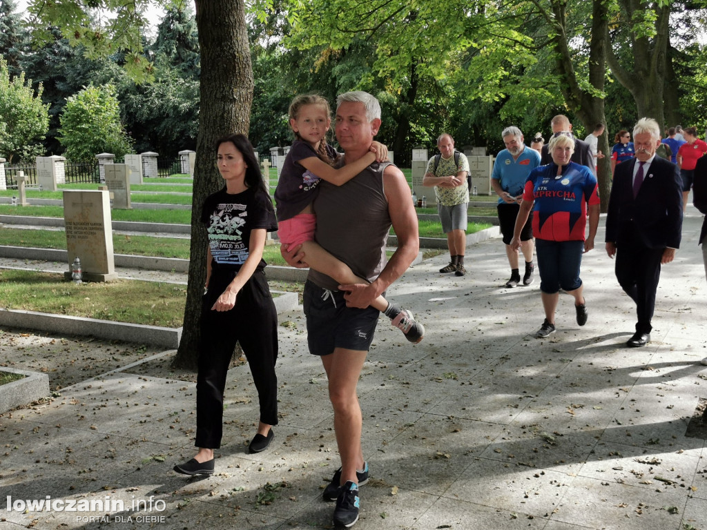 Uroczystości na cmentarzu wojennym w Kompinie.