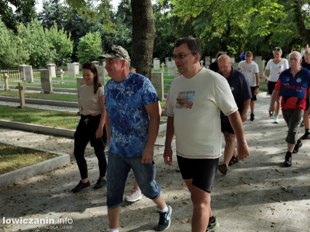 Uroczystości na cmentarzu wojennym w Kompinie.