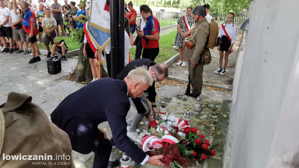 Uroczystości na cmentarzu wojennym w Kompinie.
