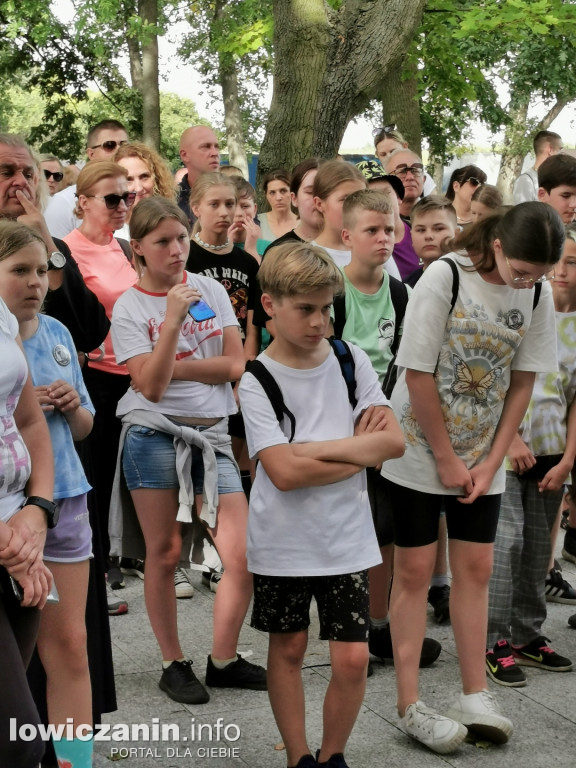 Uroczystości na cmentarzu wojennym w Kompinie.