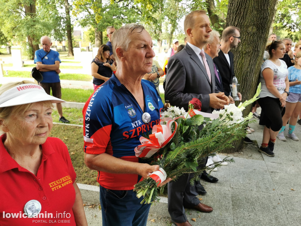 Uroczystości na cmentarzu wojennym w Kompinie.