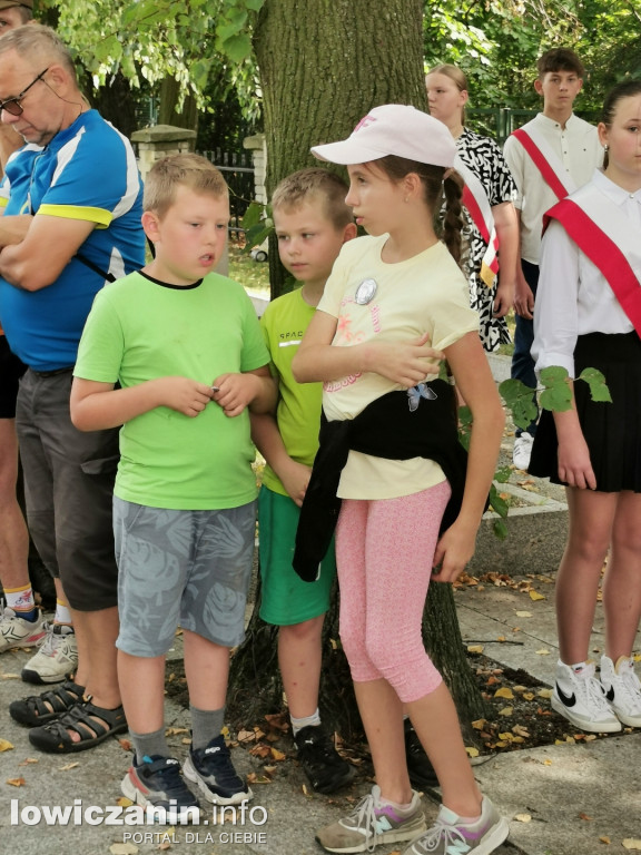 Uroczystości na cmentarzu wojennym w Kompinie.