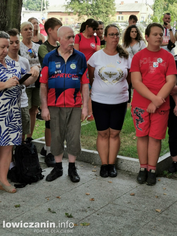 Uroczystości na cmentarzu wojennym w Kompinie.