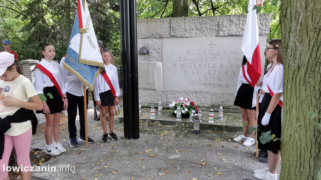 Uroczystości na cmentarzu wojennym w Kompinie.