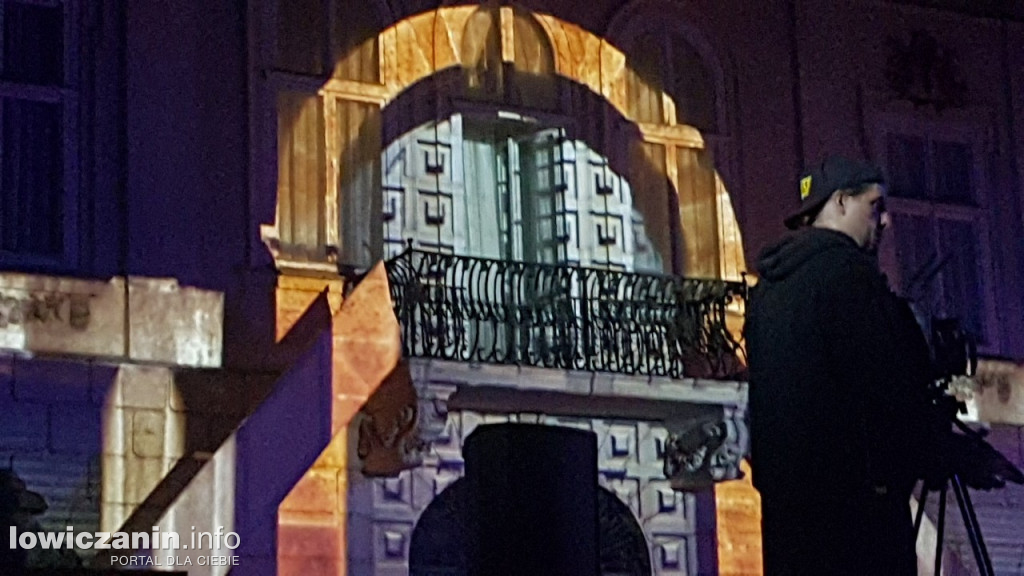 Opera przed pałacem Radziwiłłów