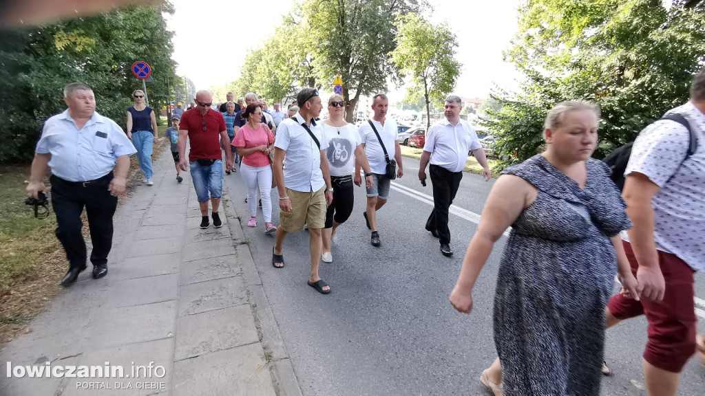 Ogólnopolskie Dni Pszczelarza - przemarsz ma mszę świętą