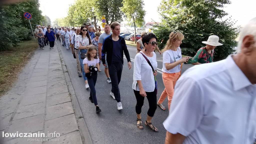 Ogólnopolskie Dni Pszczelarza - przemarsz ma mszę świętą