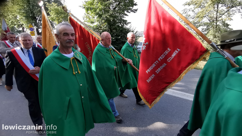 Ogólnopolskie Dni Pszczelarza - przemarsz ma mszę świętą