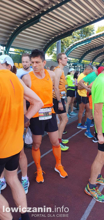 W Łowiczu trwa Półmaraton Jesieni