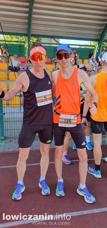 W Łowiczu trwa Półmaraton Jesieni