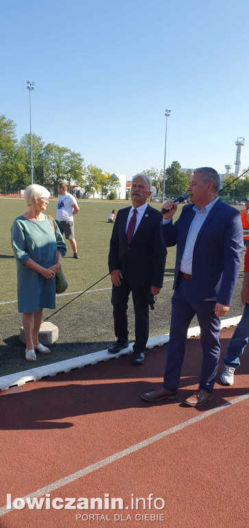 W Łowiczu trwa Półmaraton Jesieni