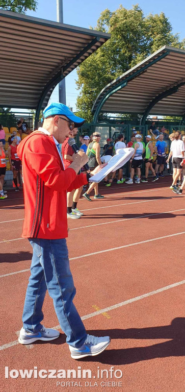 W Łowiczu trwa Półmaraton Jesieni