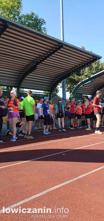 W Łowiczu trwa Półmaraton Jesieni