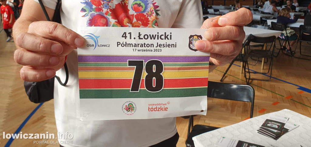 W Łowiczu trwa Półmaraton Jesieni