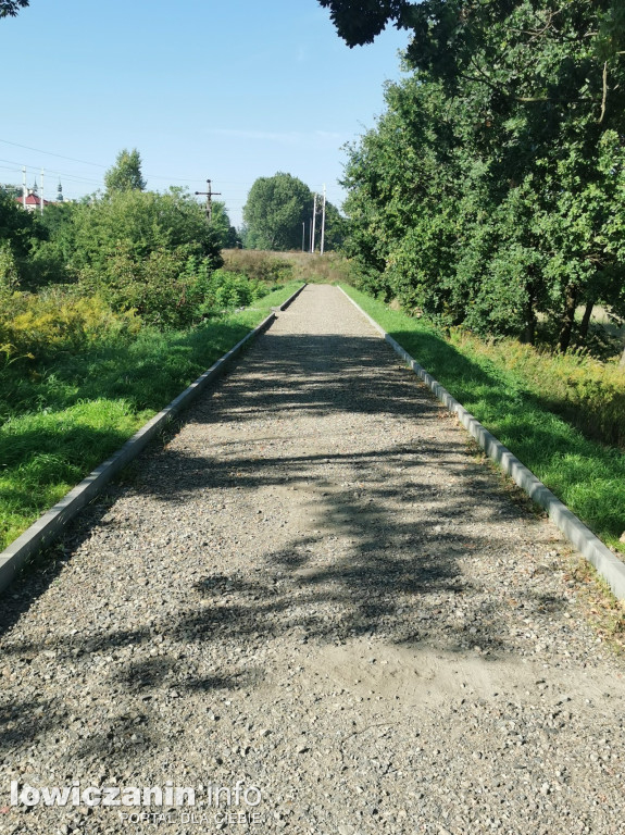 Budowa ścieżki rowerowej na wale przeciwpowodziowym