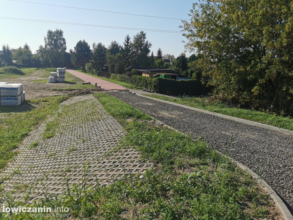 Budowa ścieżki rowerowej na wale przeciwpowodziowym