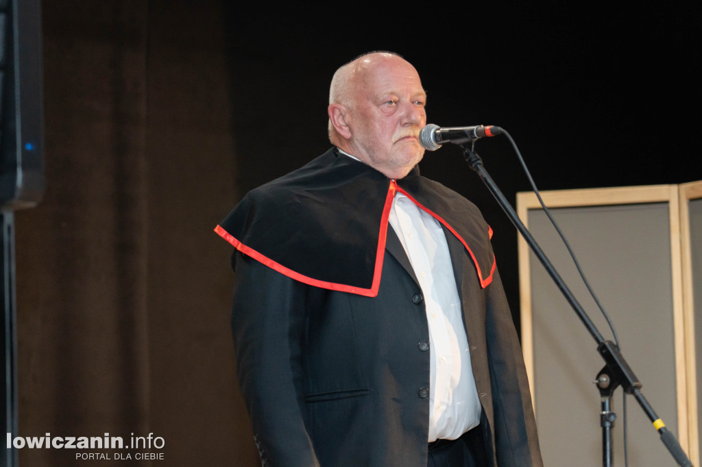 Gwiazdy kabaretu i skeczu w Niesułkowie