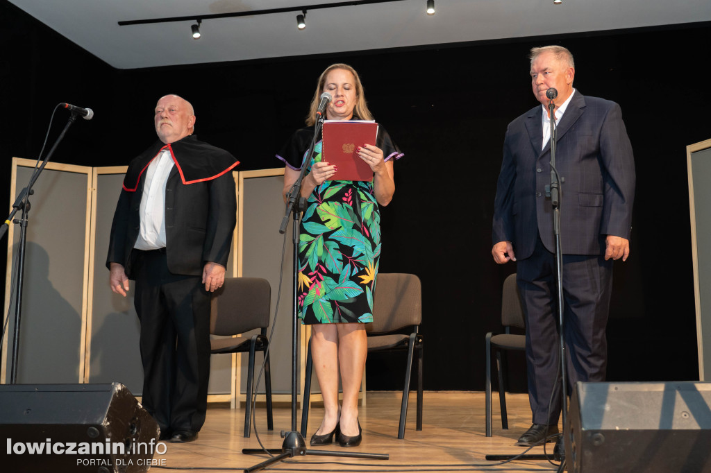 Gwiazdy kabaretu i skeczu w Niesułkowie