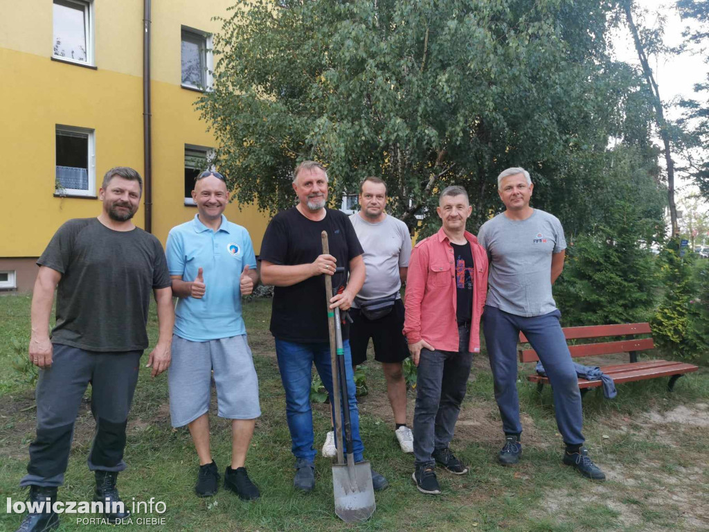 Kwitnące place zabaw na Bratkowicach