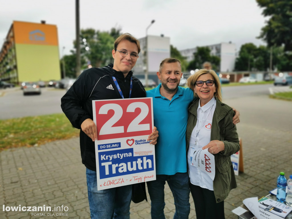 Politycy aktywnie pracują na wynik w wyborach