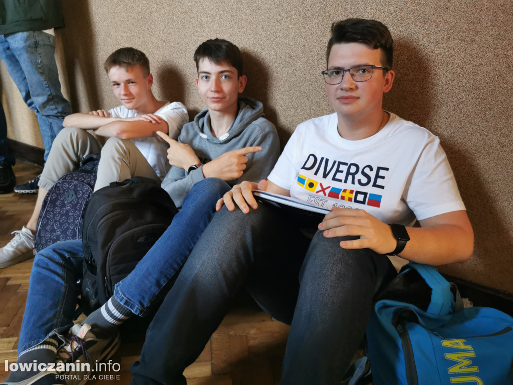 Na szkolnej przerwie w I LO w Łowiczu