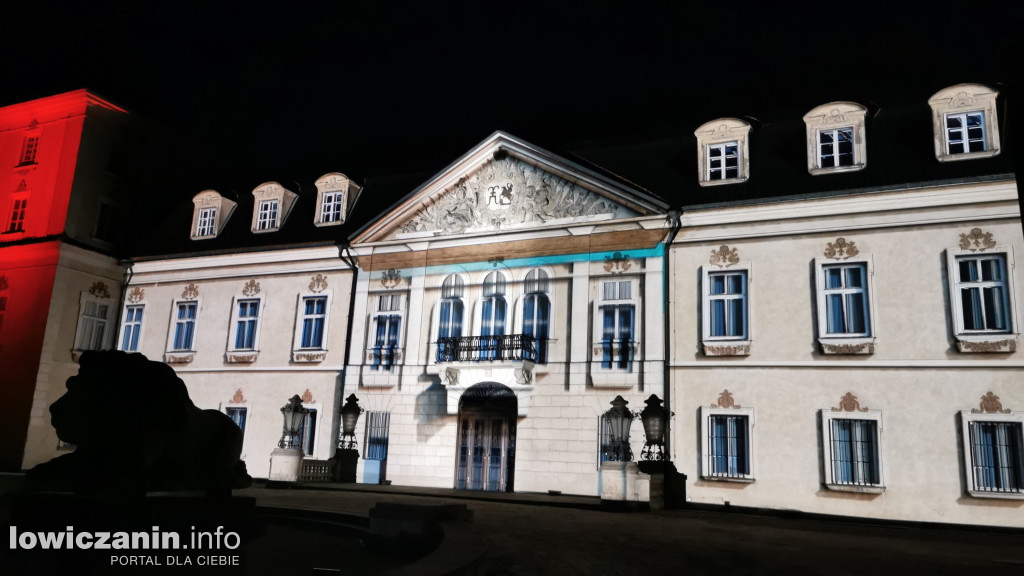 Mapping i film przed pałacem w Nieborowie