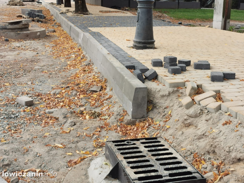 Pierwsze przęsło mostu w Łowiczu już ułożone