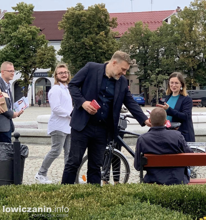 Adrian Zandberg odwiedził Łowicz i Maurzyce