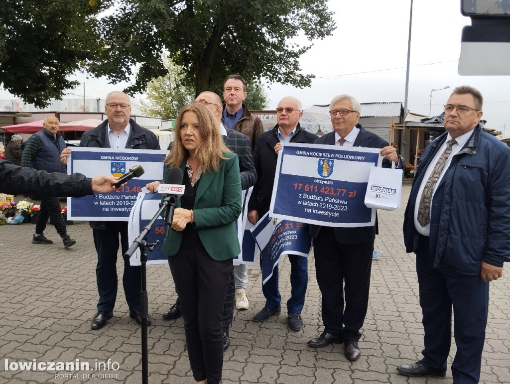 Konferencja PiS na targowisku miejskim