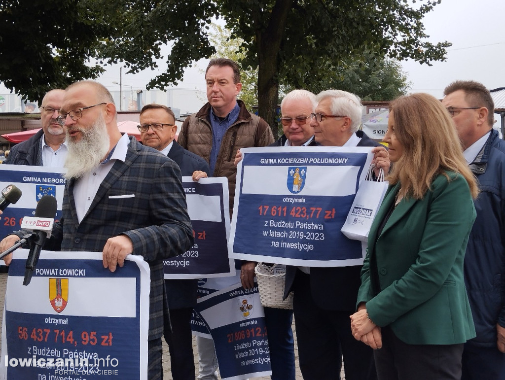 Konferencja PiS na targowisku miejskim