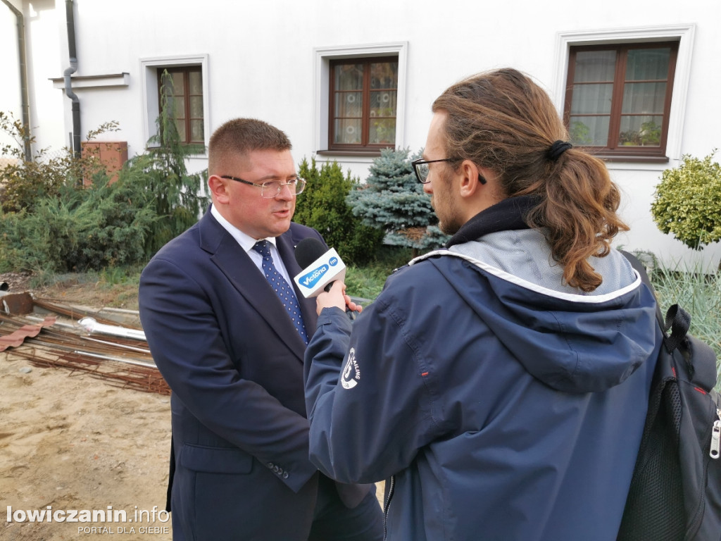 300 tys zł dla szkoły pijarskiej