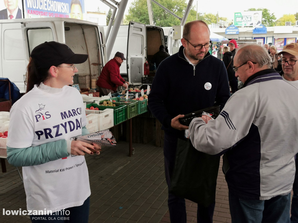 Marcin Przydacz spotkał się z wyborcami na targu