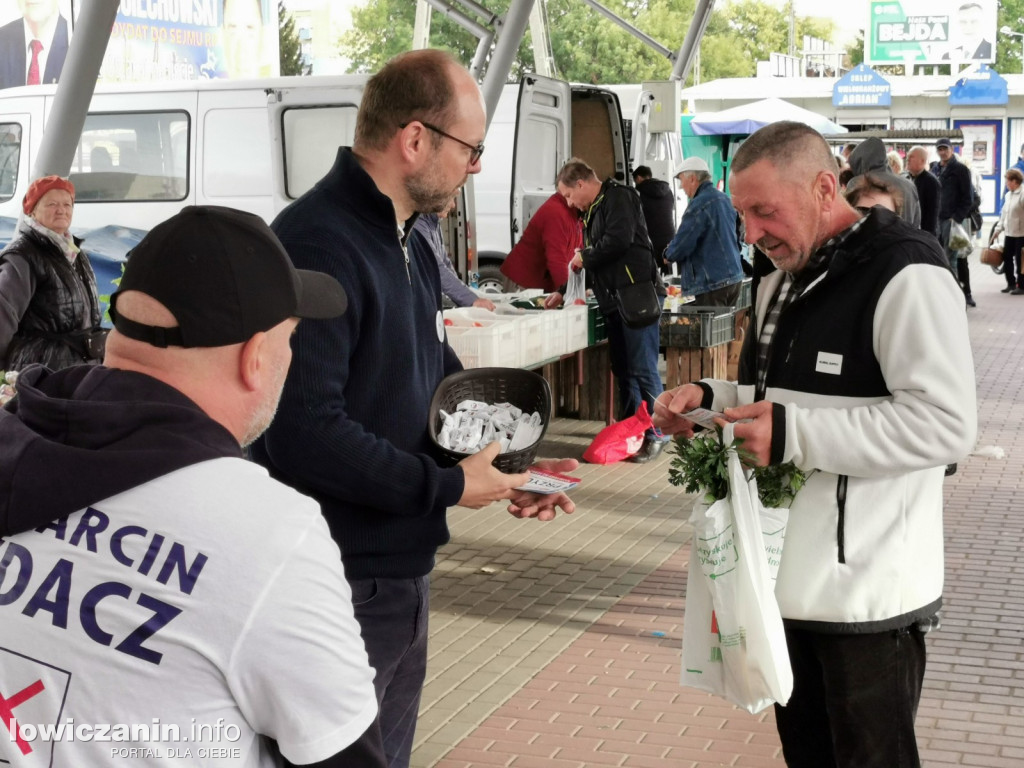 Marcin Przydacz spotkał się z wyborcami na targu